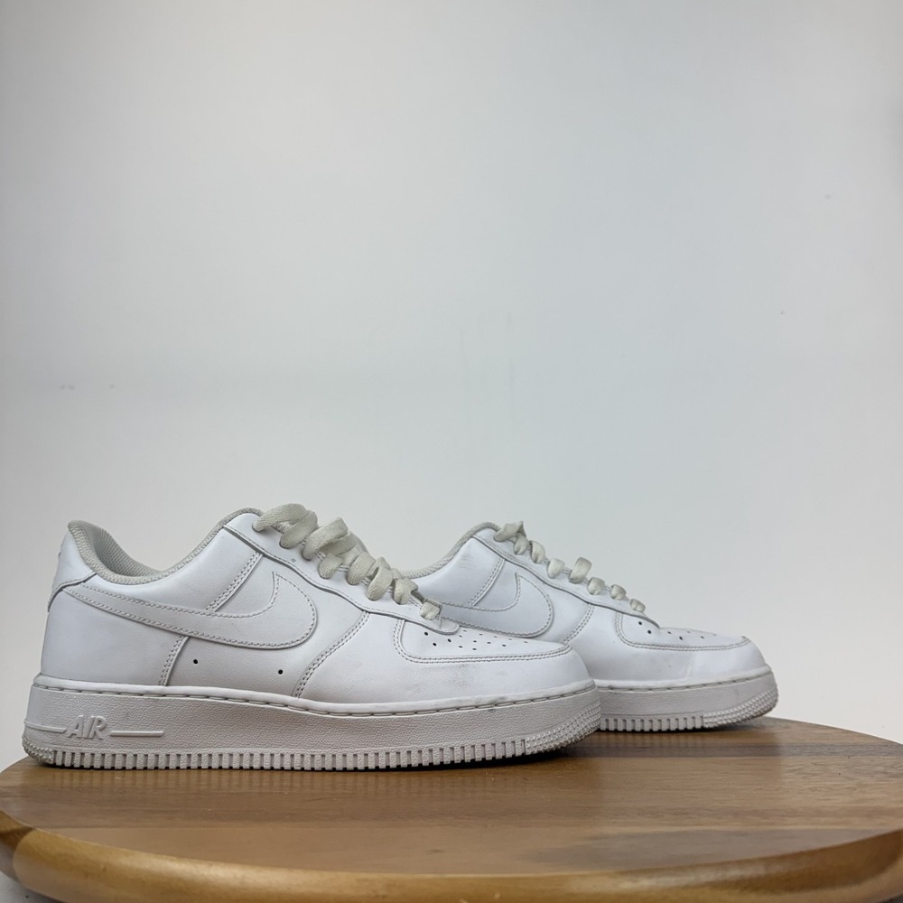 Mens Nike Air Force 1 '07‎ White Leather Basketball Shoes Sneakers Size 8.5 GUC